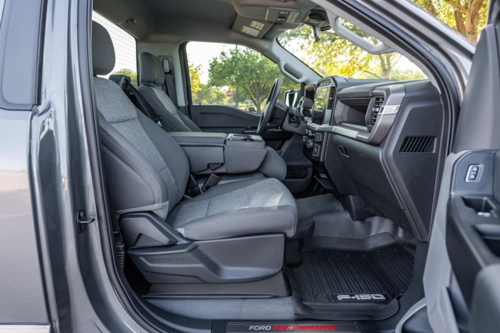 2024 Ford F-150 XL Regular Cab 4x4 — photo 24 of 36
