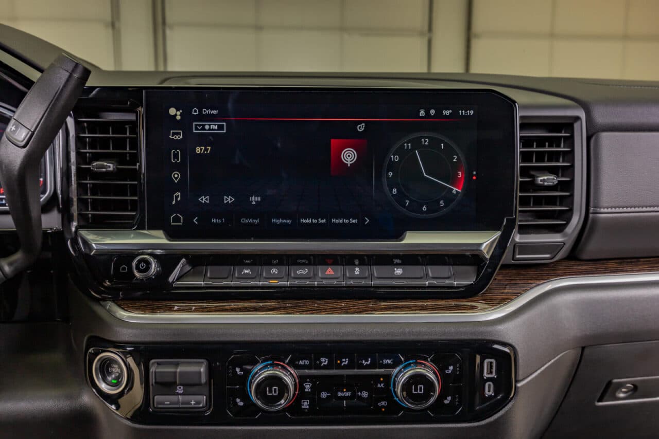 2024 GMC Sierra 1500 Elevation — photo 22 of 38