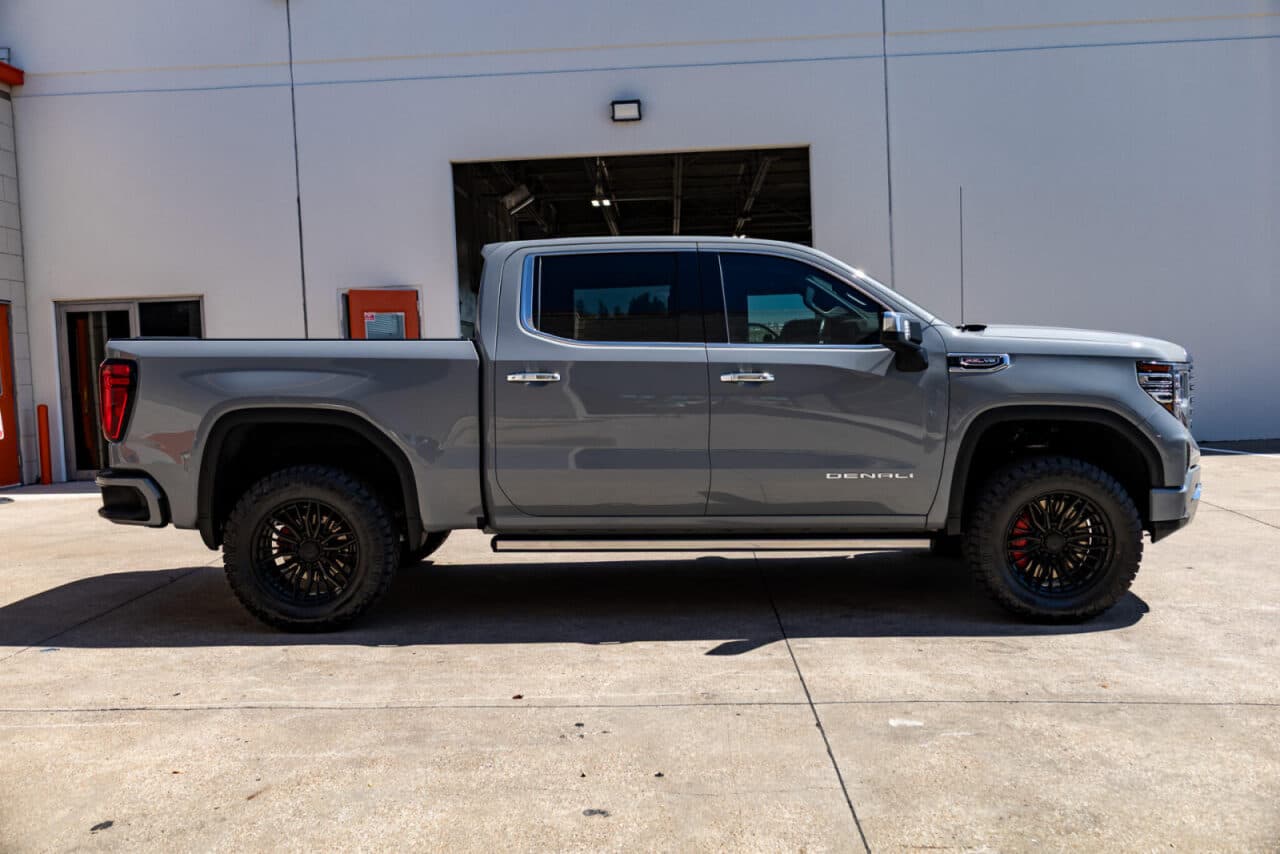 2025 GMC Sierra 1500 Denali — photo 9 of 40
