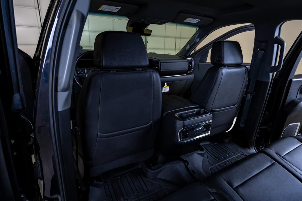 2023 GMC Sierra 1500 SLT — photo 29 of 36