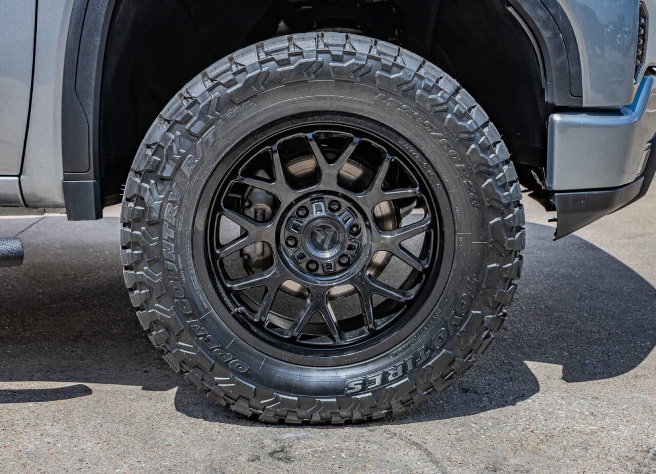 2024 GMC Sierra 1500 Elevation — photo 9 of 38