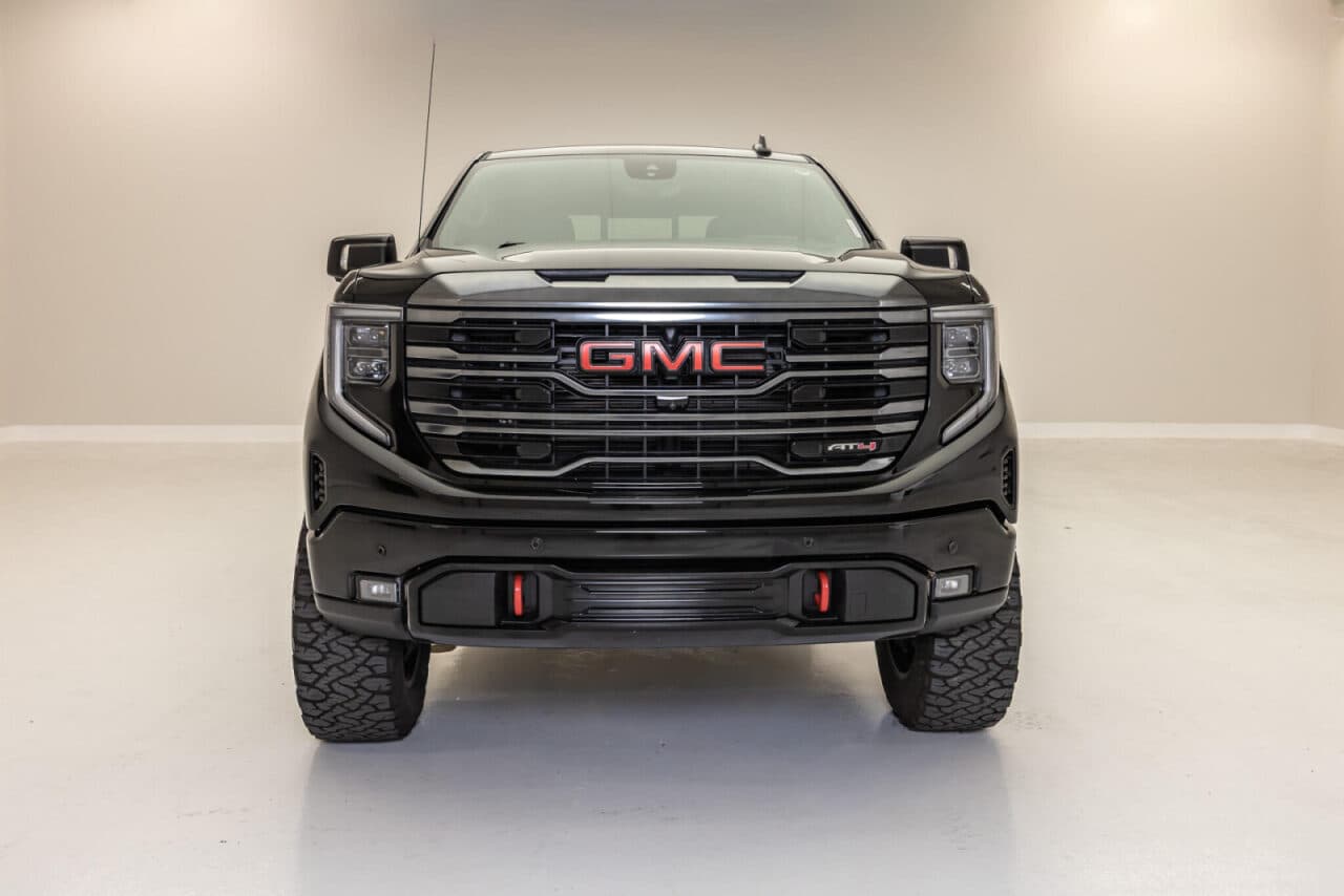 2024 GMC Sierra 1500 AT4 — photo 2 of 40