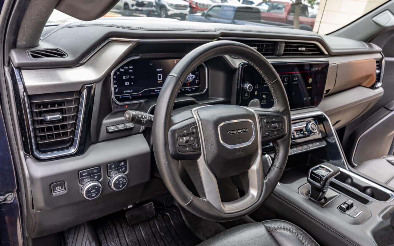 2024 GMC Sierra 1500 Denali — photo 15 of 40