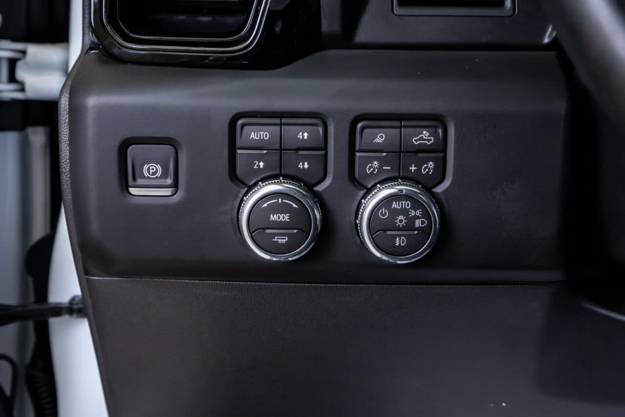 2026 GMC Sierra 1500 AT4 — photo 17 of 36