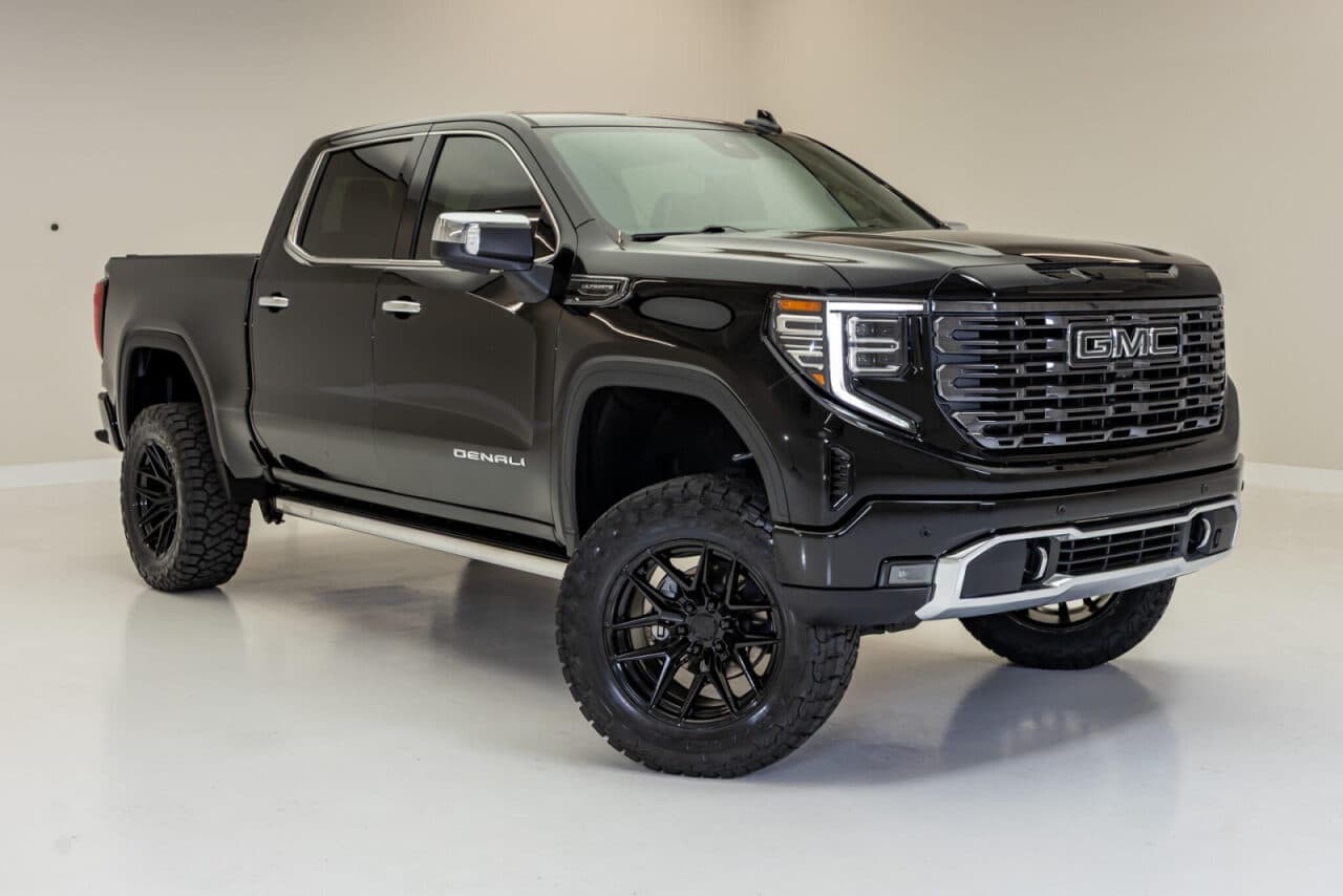 2025 GMC Sierra 1500 Denali Ultimate — photo 1 of 38