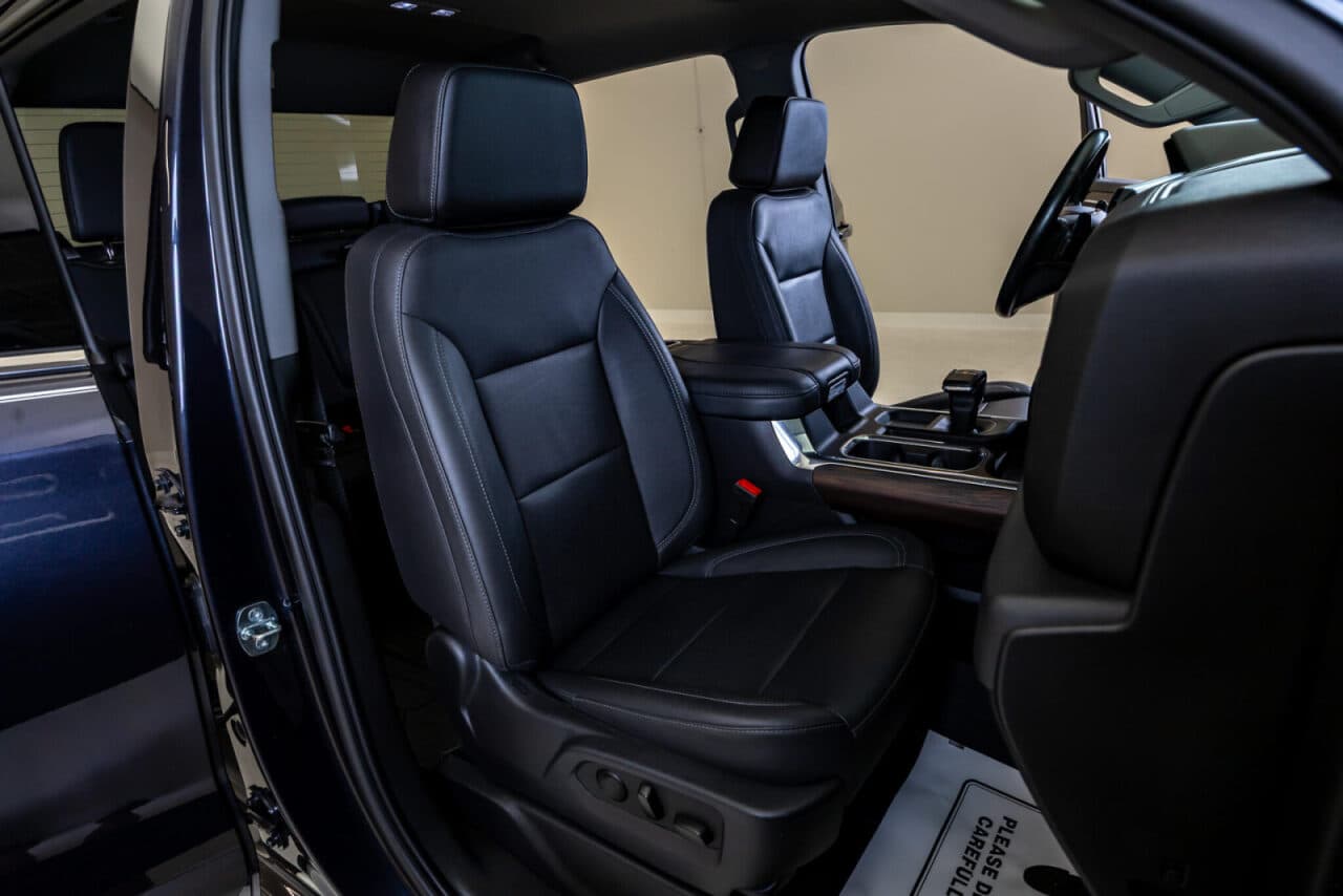2023 GMC Sierra 1500 SLT — photo 26 of 36