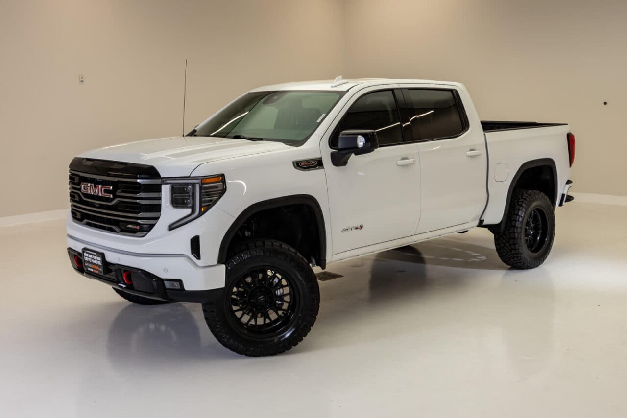 2026 GMC Sierra 1500 AT4 — photo 3 of 36