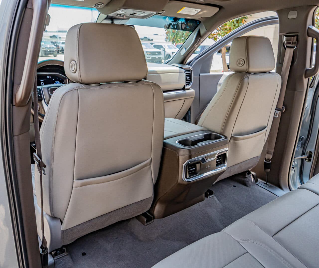 2023 GMC Sierra 1500 SLT — photo 32 of 39