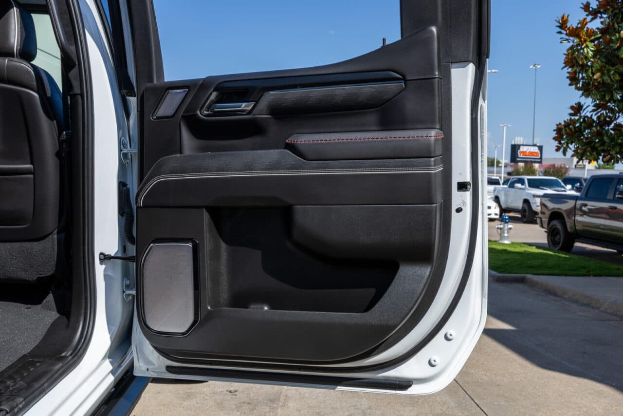 2024 GMC Sierra 1500 AT4X — photo 38 of 40