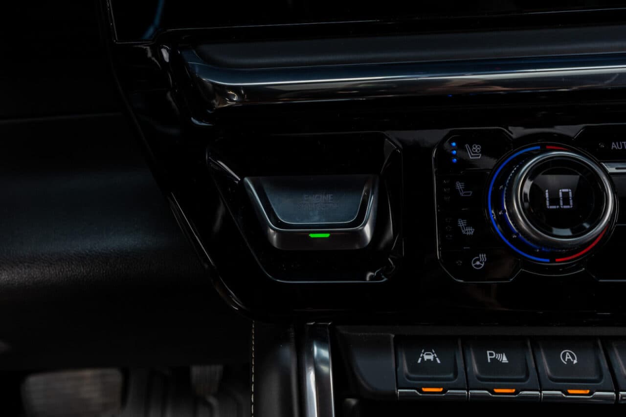 2024 GMC Sierra 1500 Denali Ultimate — photo 21 of 40