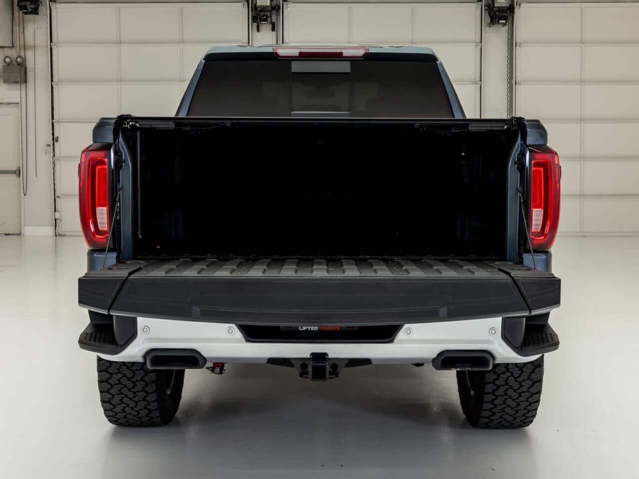 2020 GMC Sierra 1500 SLT — photo 7 of 38