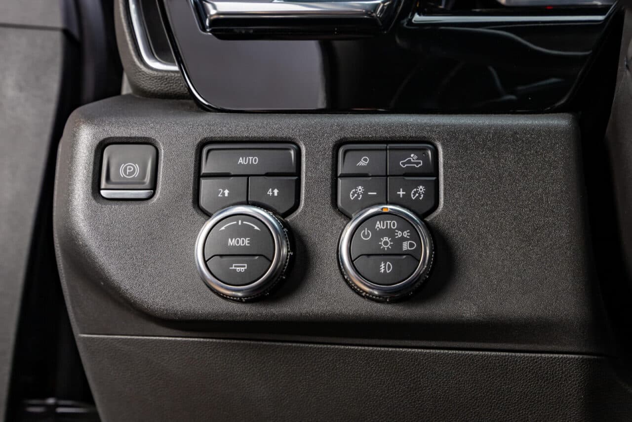 2022 GMC Sierra 1500 SLT — photo 14 of 33