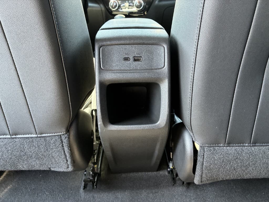 2025 Chevrolet Trax LT — photo 14 of 27