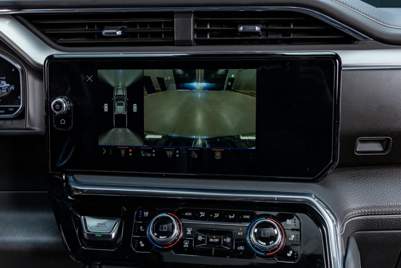 2025 GMC Sierra 1500 Denali — photo 23 of 39
