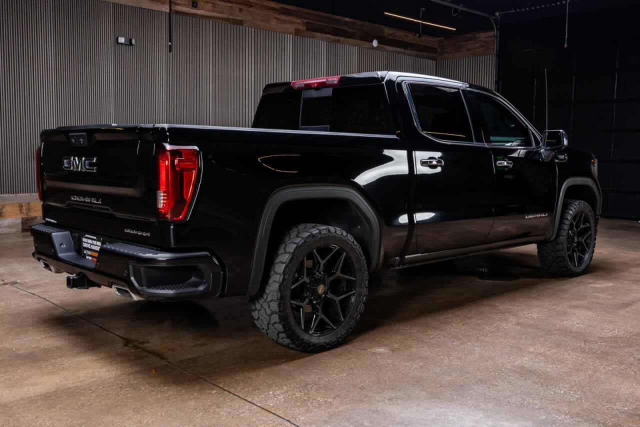 2025 GMC Sierra 1500 Denali — photo 8 of 39