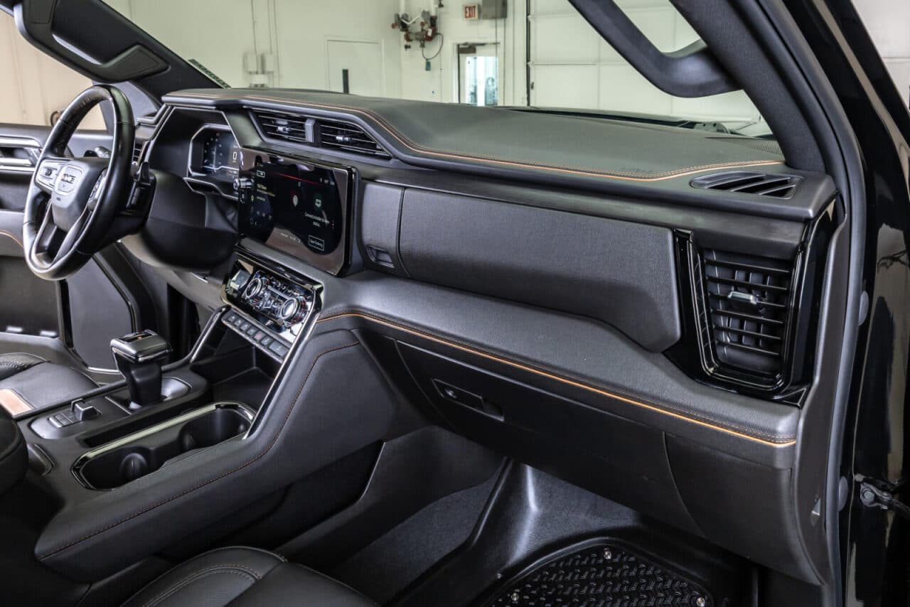 2024 GMC Sierra 1500 AT4 — photo 16 of 40