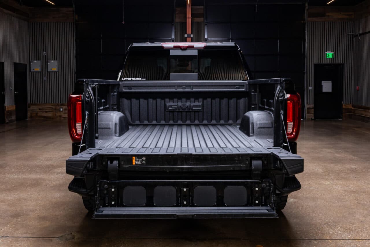 2025 GMC Sierra 1500 Denali — photo 7 of 39
