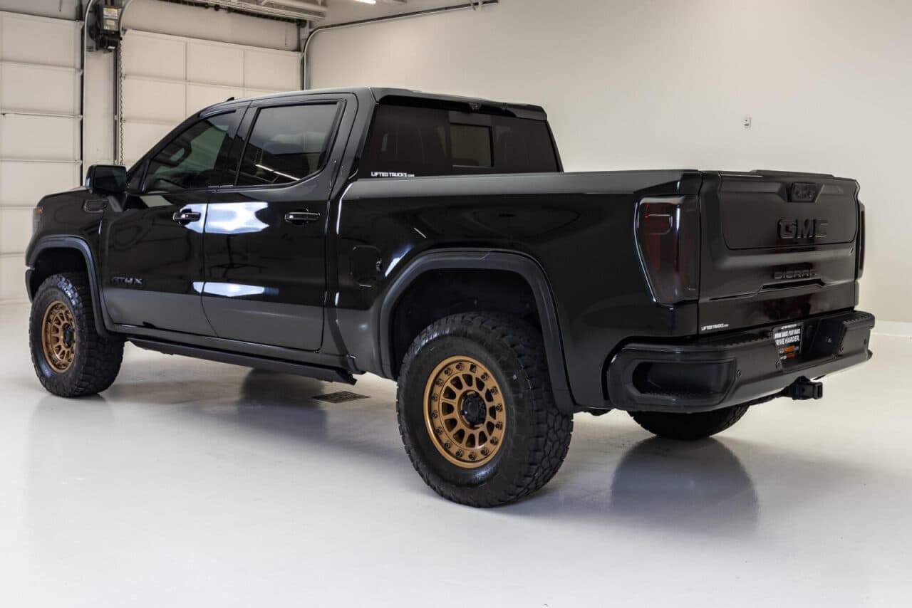 2024 GMC Sierra 1500 AT4X — photo 5 of 37