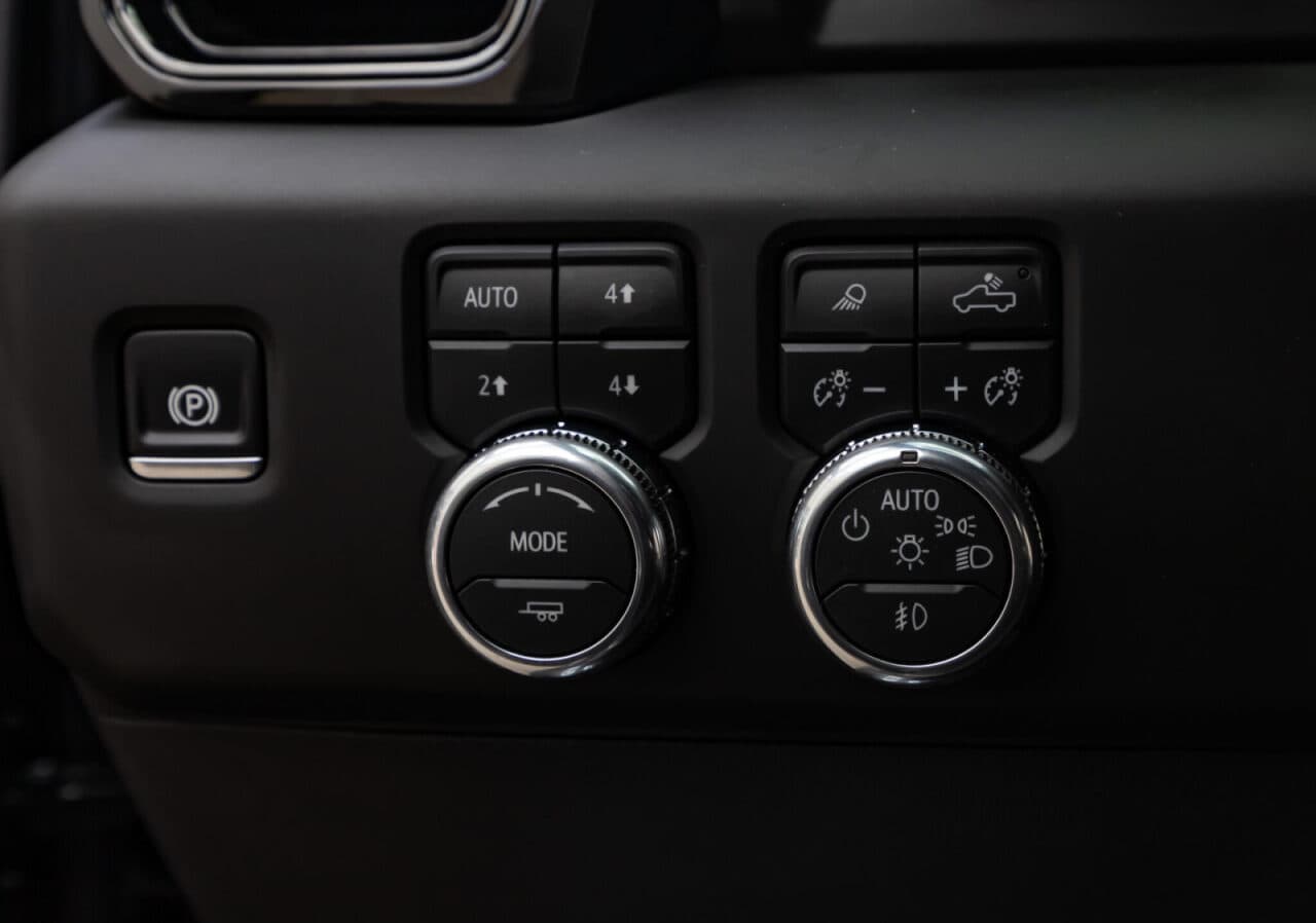 2025 GMC Sierra 1500 AT4X — photo 20 of 39