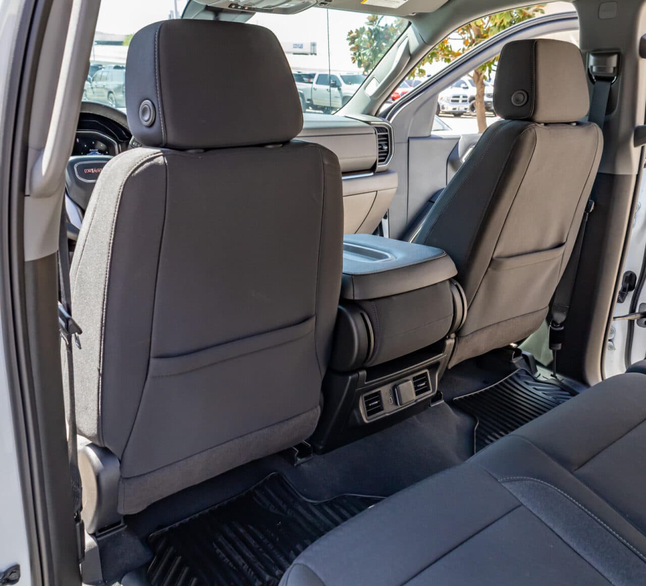 2025 GMC Sierra 1500 Elevation — photo 28 of 35