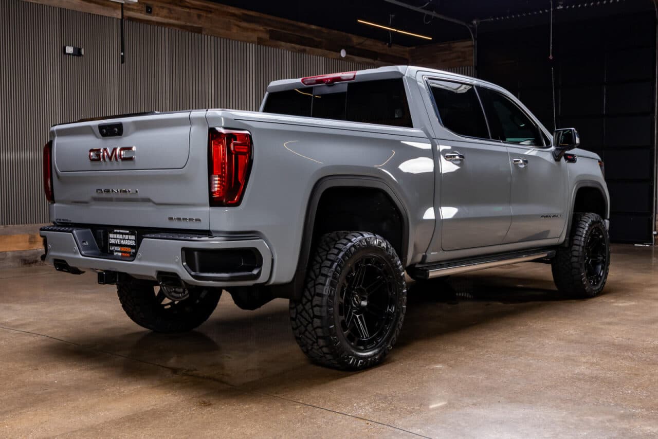 2025 GMC Sierra 1500 Denali — photo 8 of 40