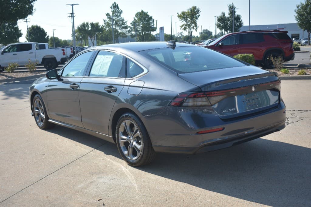 2023 Honda Accord EX FWD — photo 6 of 23