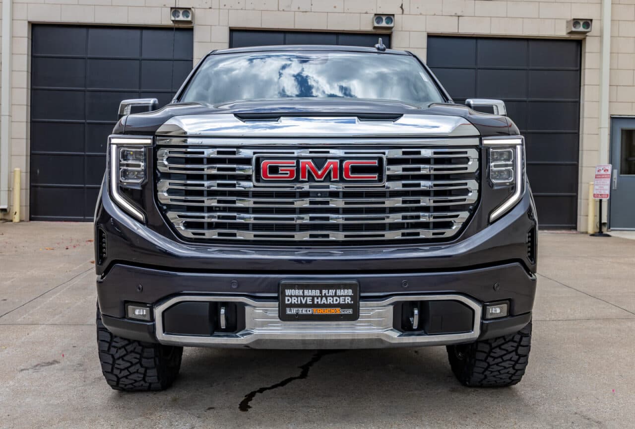 2024 GMC Sierra 1500 Denali — photo 2 of 40