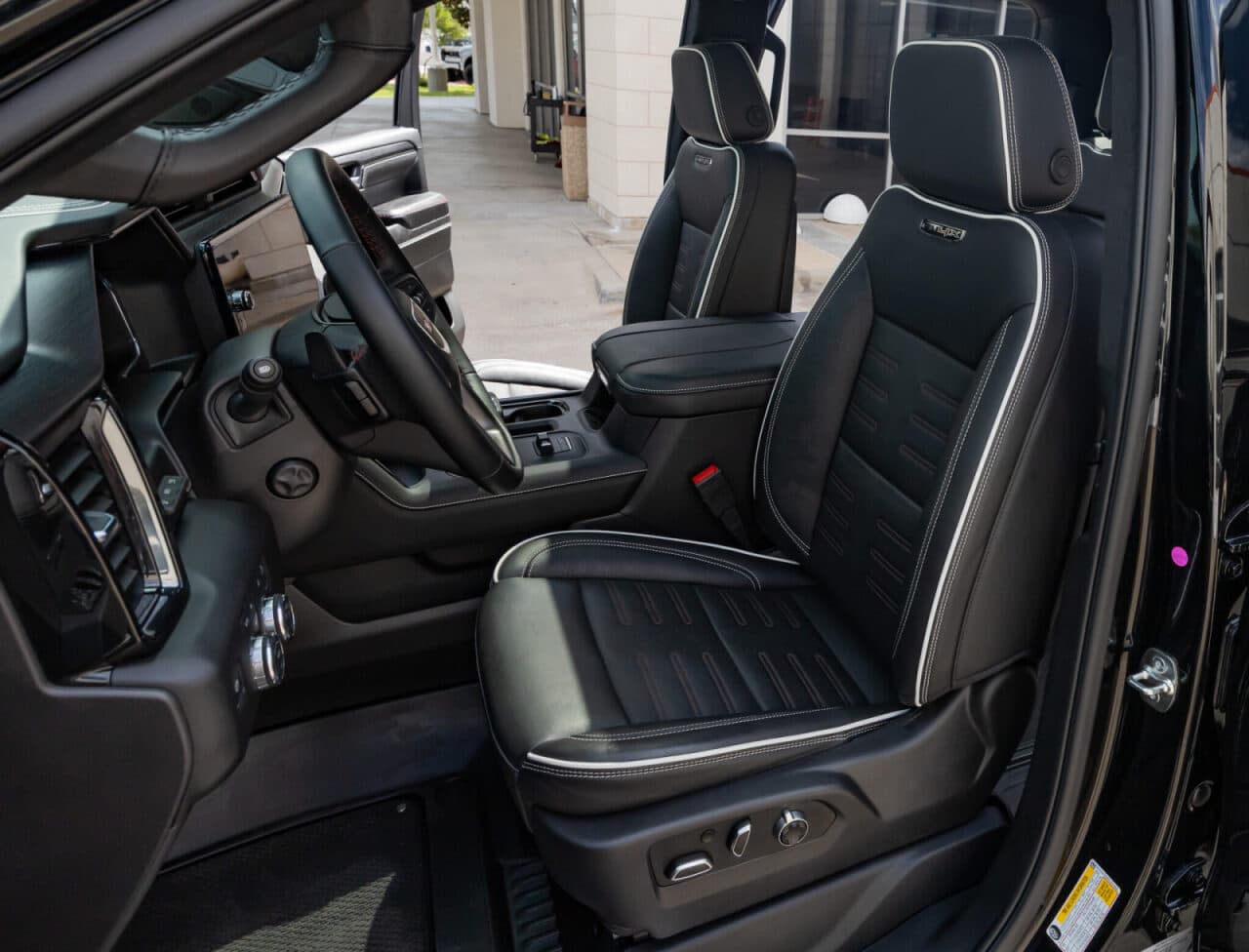 2025 GMC Sierra 1500 AT4X — photo 27 of 39