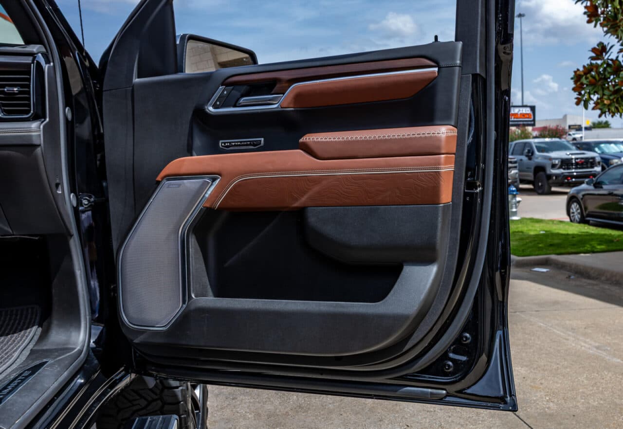 2025 GMC Sierra 1500 Denali Ultimate — photo 36 of 40