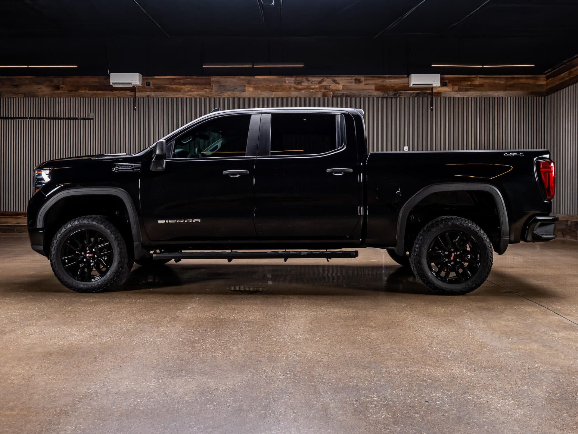 2025 GMC Sierra 1500 Pro — photo 4 of 37