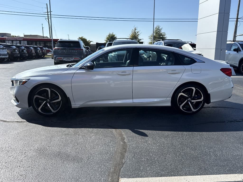 2022 Honda Accord Sport FWD — photo 8 of 16
