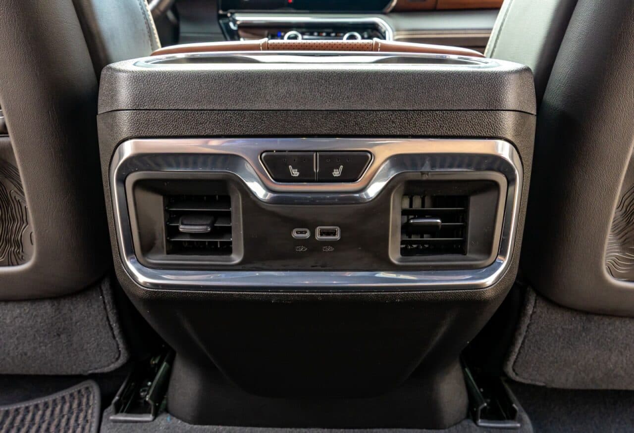 2026 GMC Sierra 1500 Denali Ultimate — photo 32 of 40