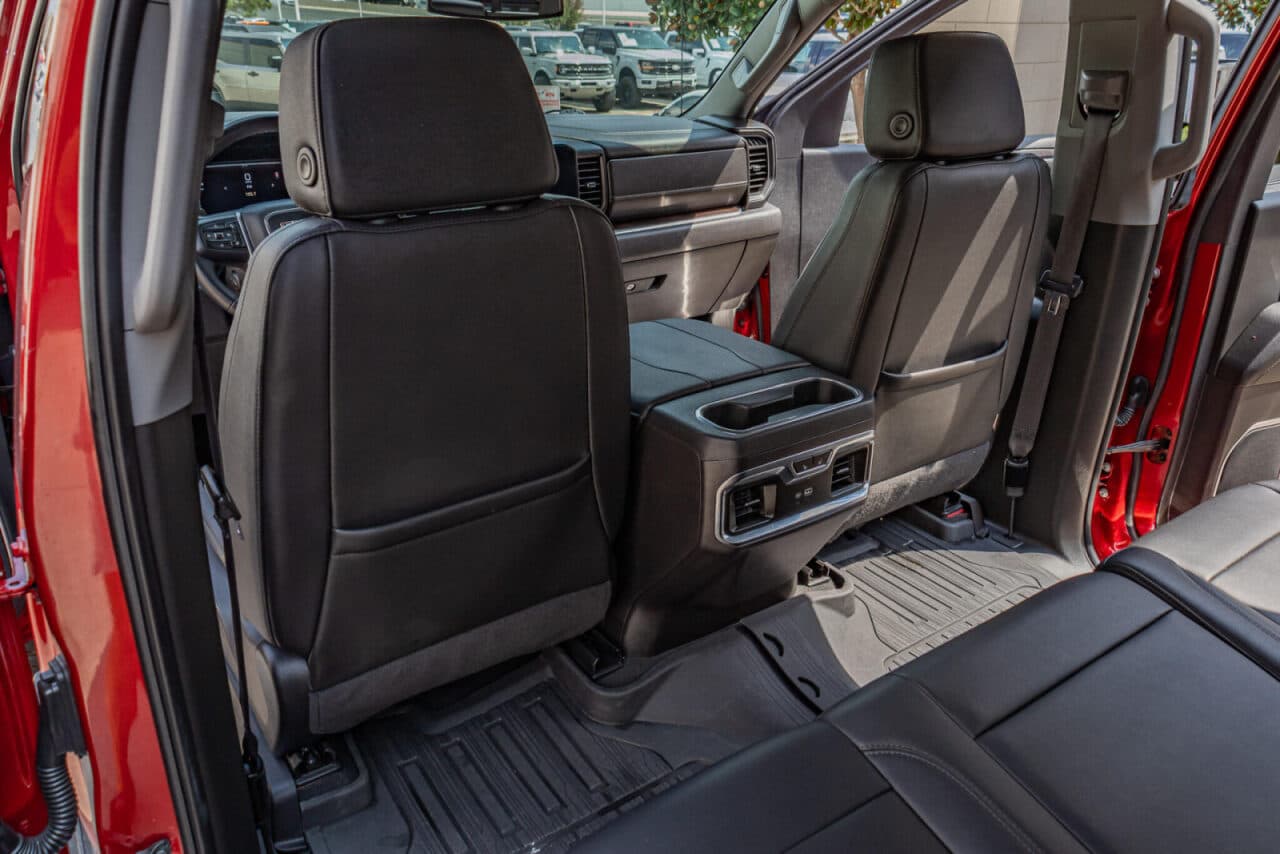 2024 GMC Sierra 1500 SLT — photo 32 of 39