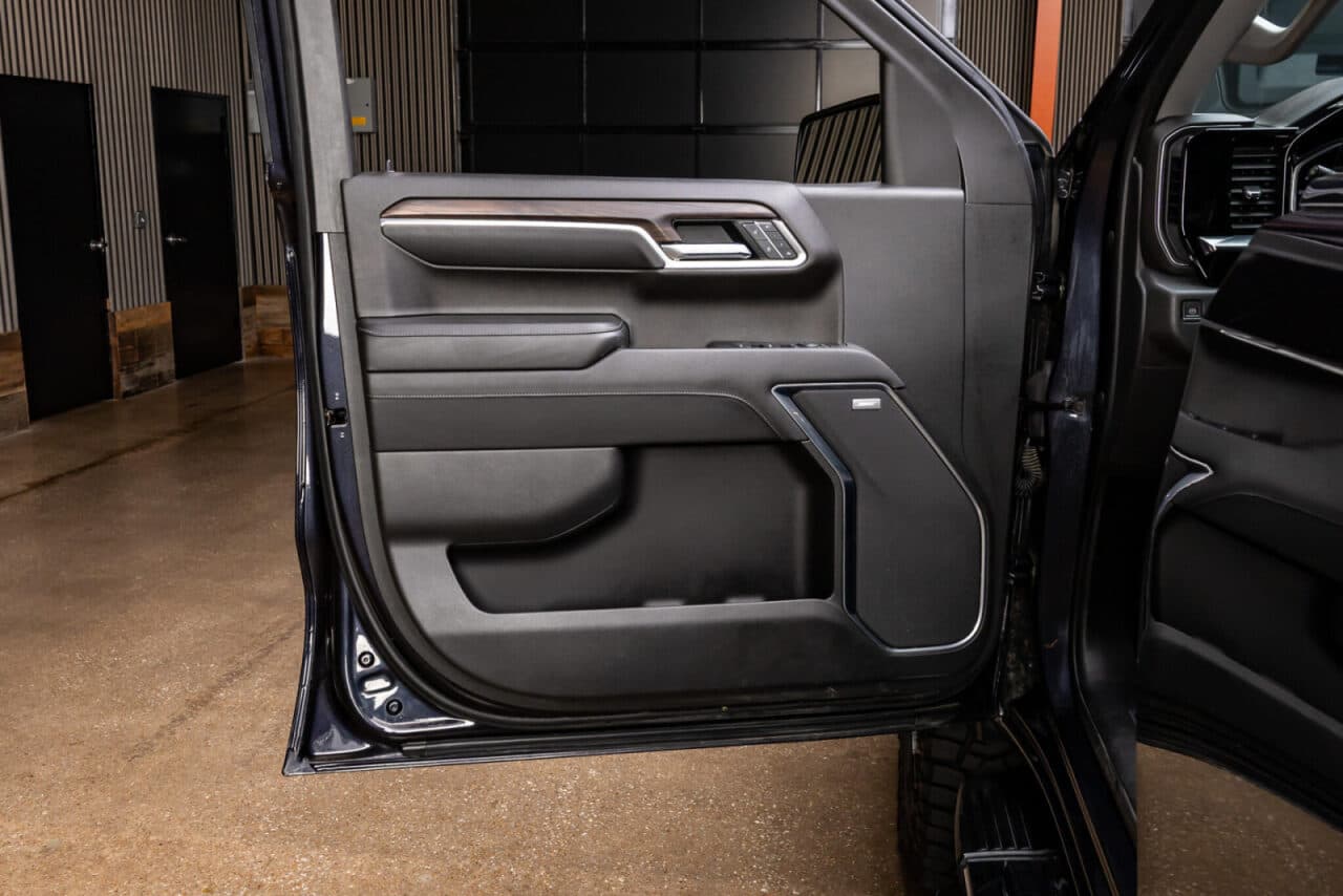 2022 GMC Sierra 1500 SLT — photo 28 of 33