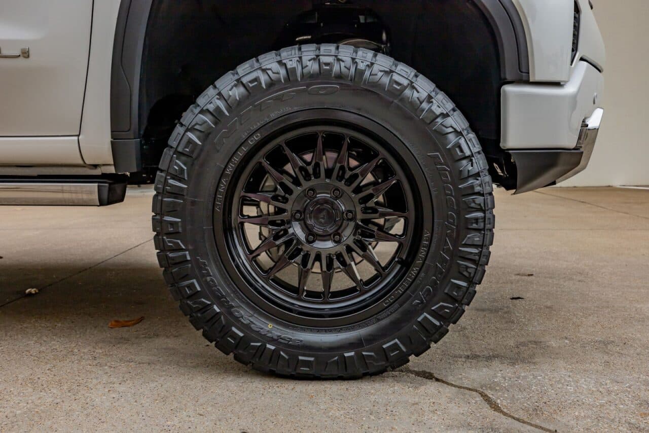 2024 GMC Sierra 1500 Denali Ultimate — photo 10 of 39