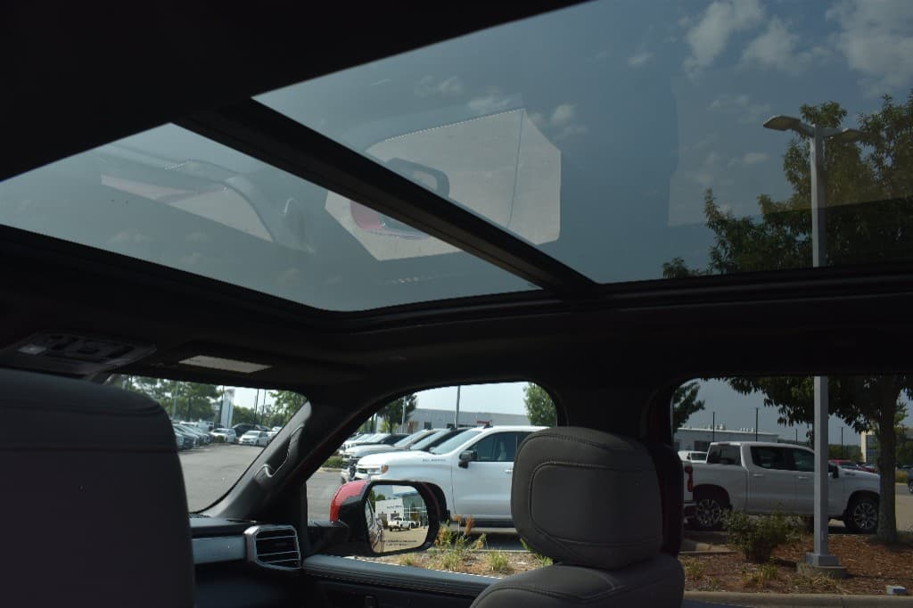 2025 Toyota Tundra Limited 4WD — photo 14 of 22