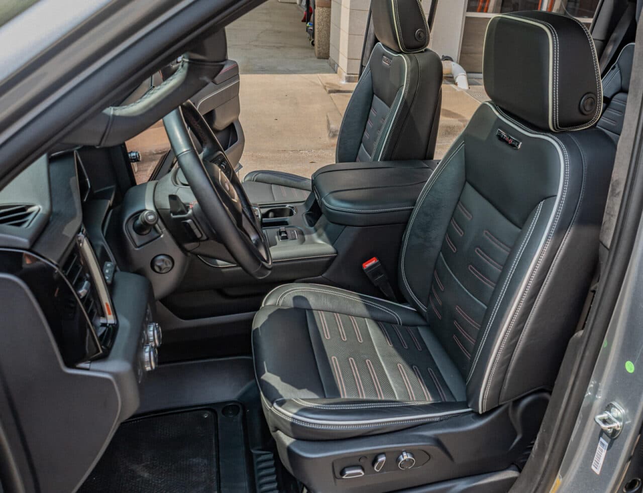 2023 GMC Sierra 1500 AT4X — photo 27 of 39