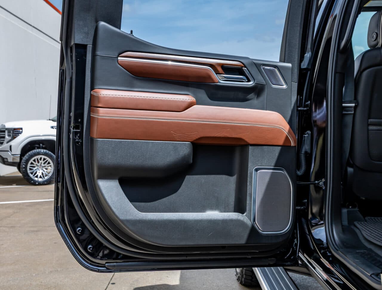 2025 GMC Sierra 1500 Denali Ultimate — photo 37 of 40