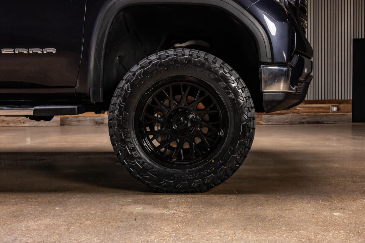 2022 GMC Sierra 1500 SLT — photo 10 of 33