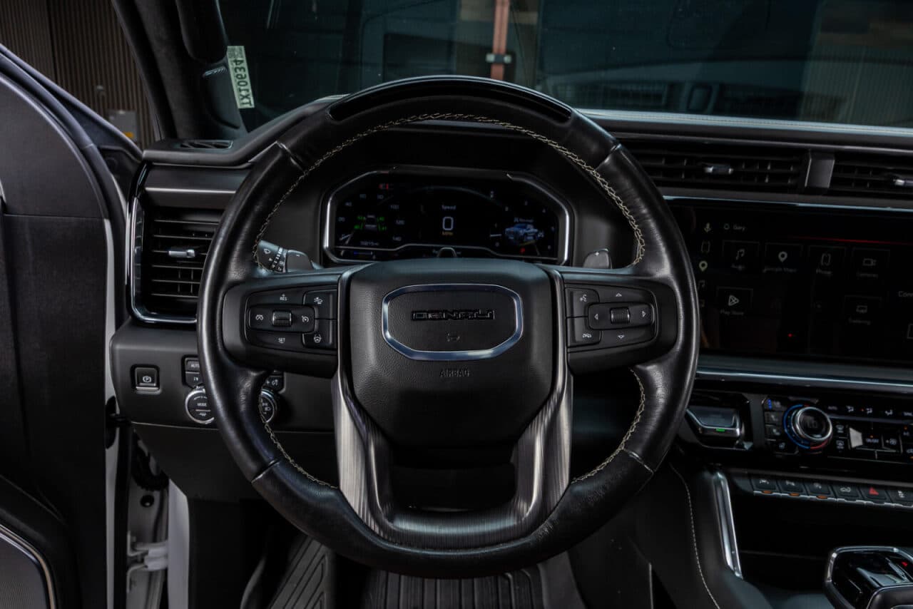 2024 GMC Sierra 1500 Denali Ultimate — photo 17 of 40