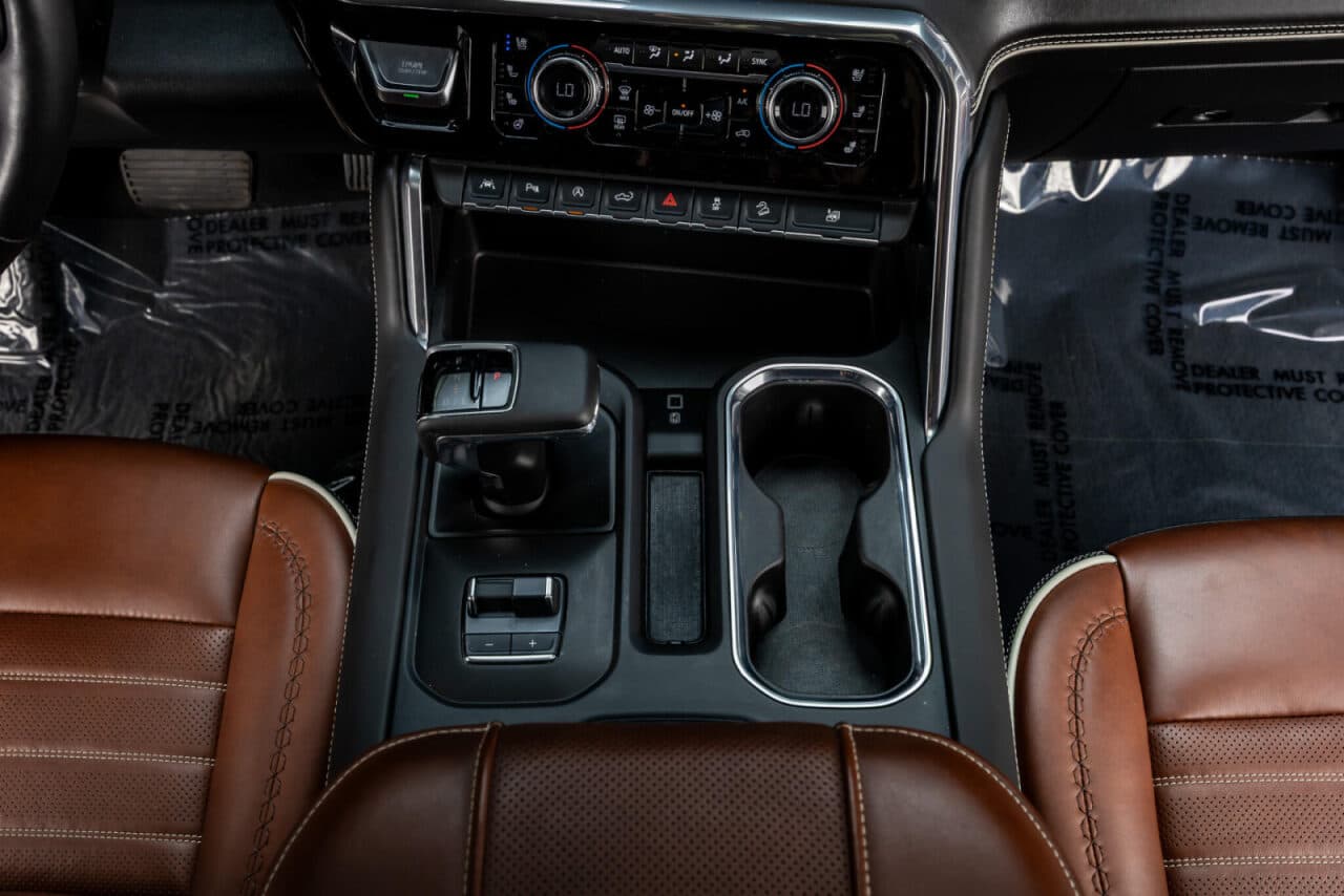 2024 GMC Sierra 1500 Denali Ultimate — photo 26 of 40