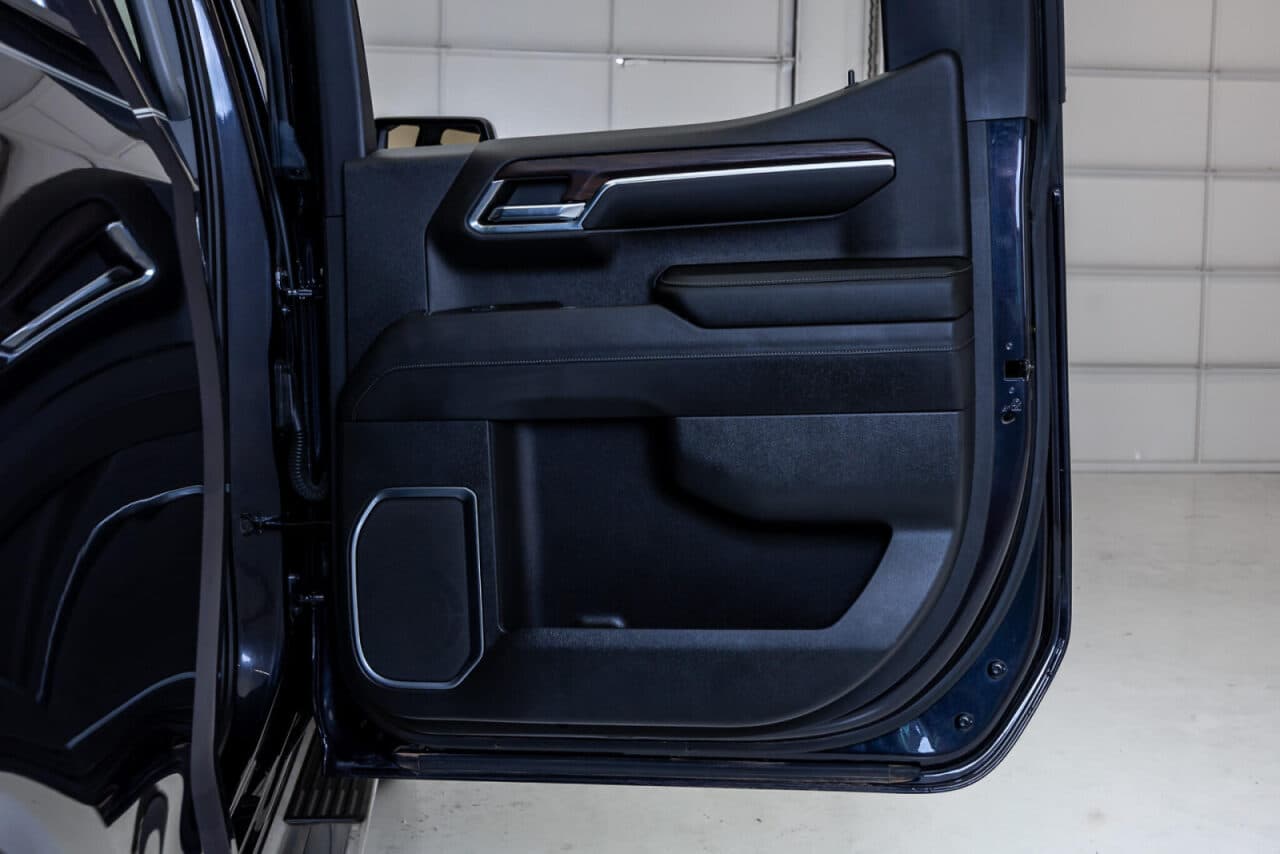 2023 GMC Sierra 1500 SLT — photo 34 of 36