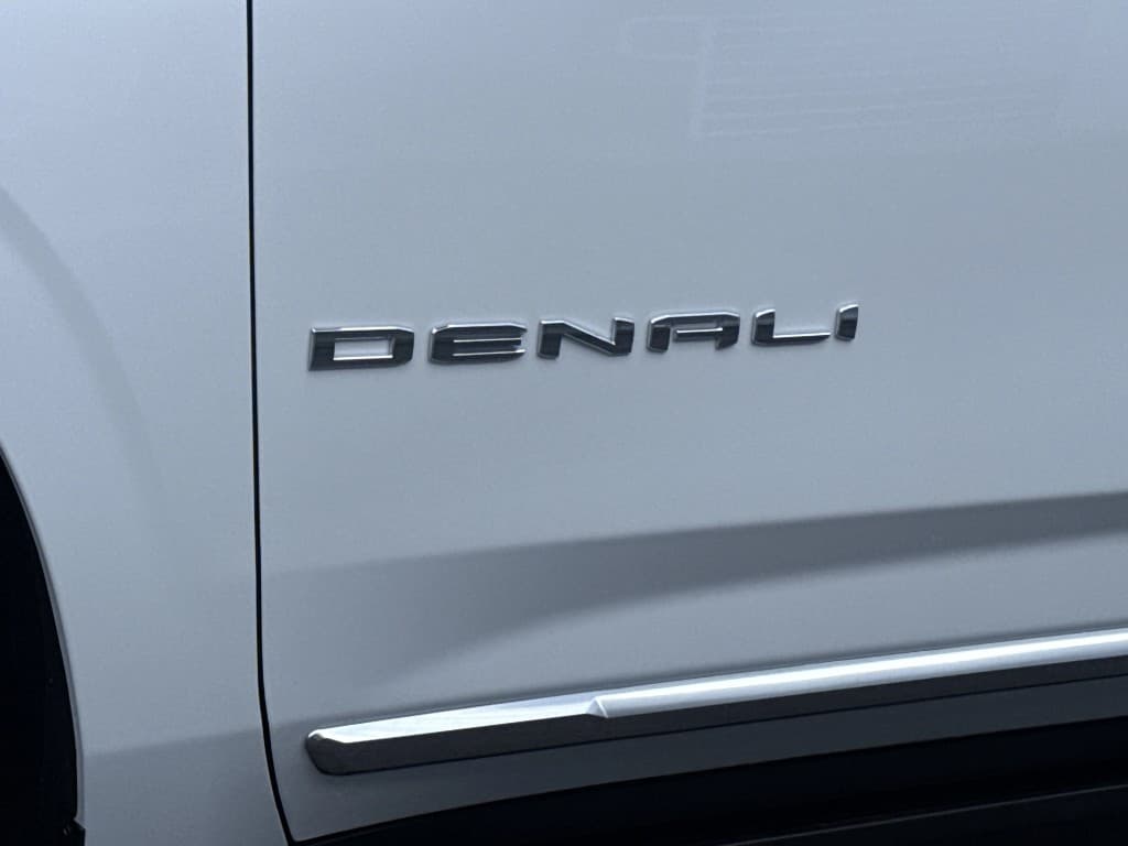 2026 GMC Yukon Denali 4WD — photo 6 of 20