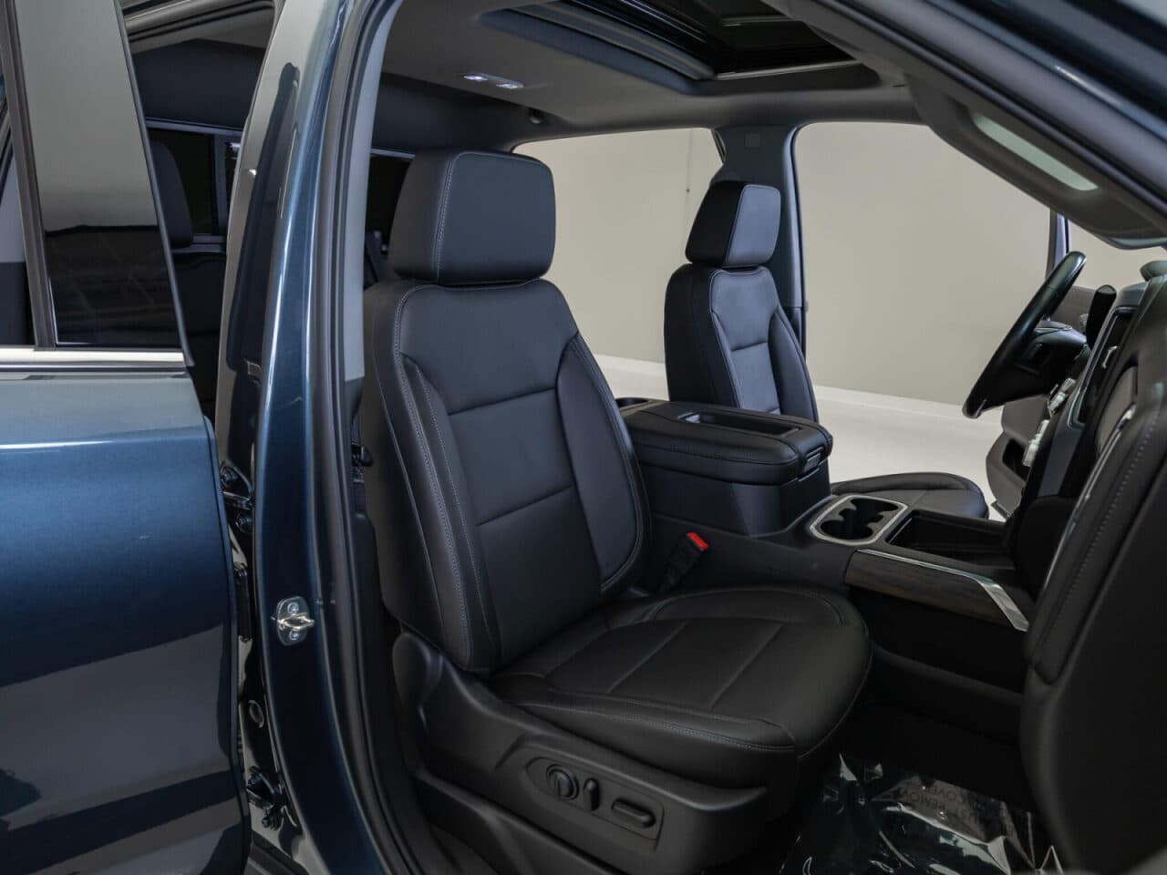 2020 GMC Sierra 1500 SLT — photo 28 of 38