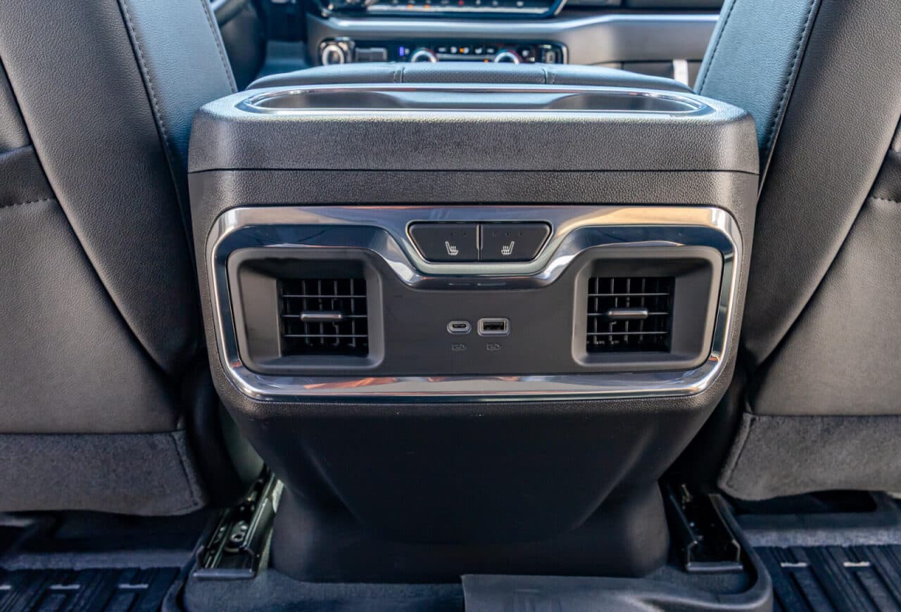 2025 GMC Sierra 1500 SLT — photo 32 of 40