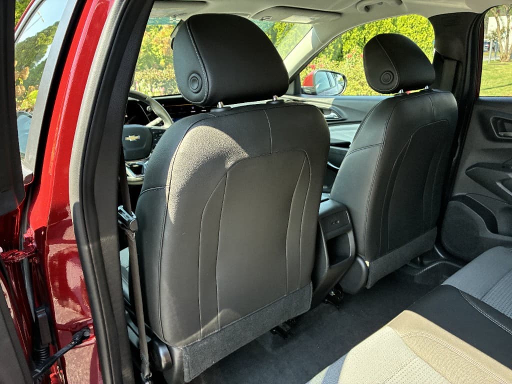 2025 Chevrolet Trax LT — photo 12 of 27