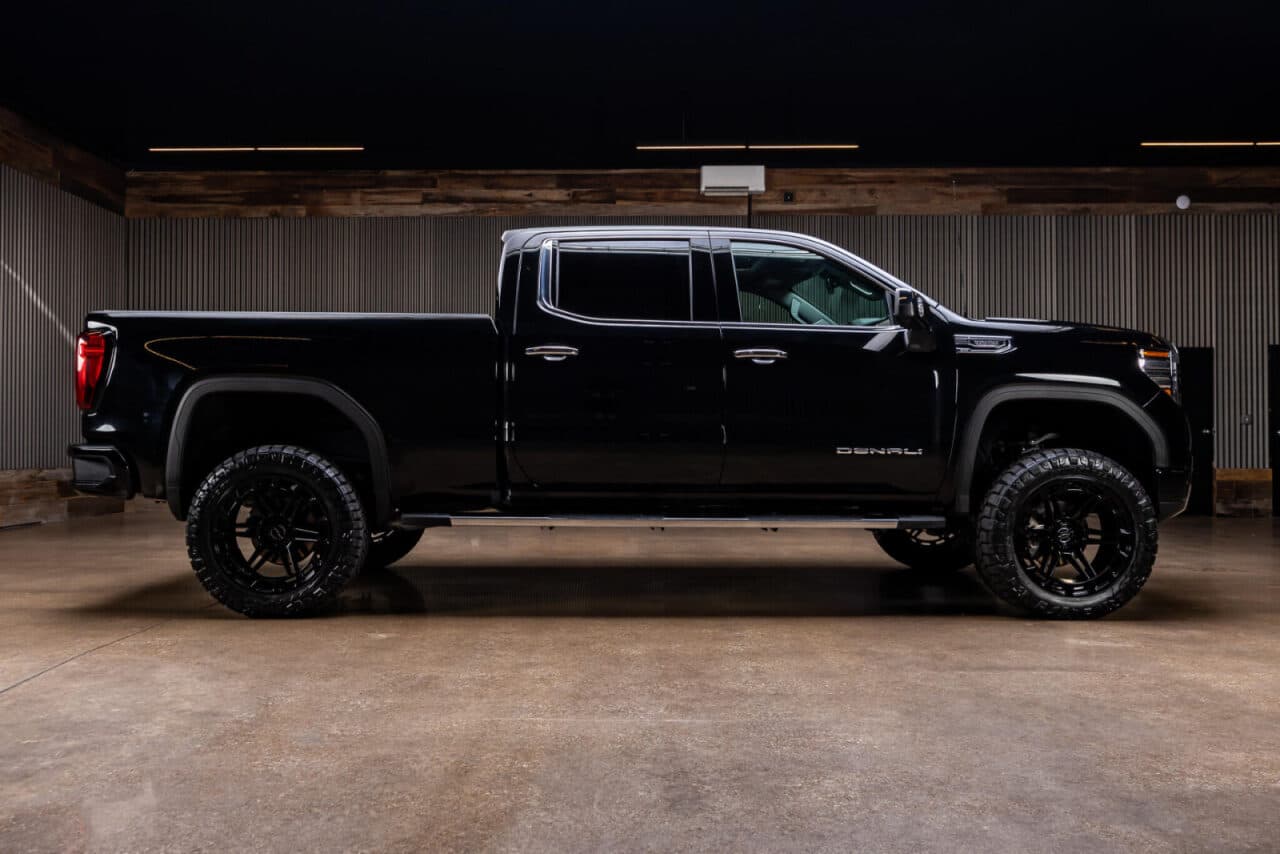2026 GMC Sierra 1500 Denali — photo 9 of 38