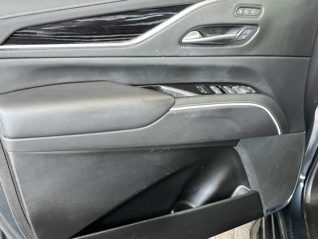 2021 Cadillac Escalade Sport — photo 8 of 27