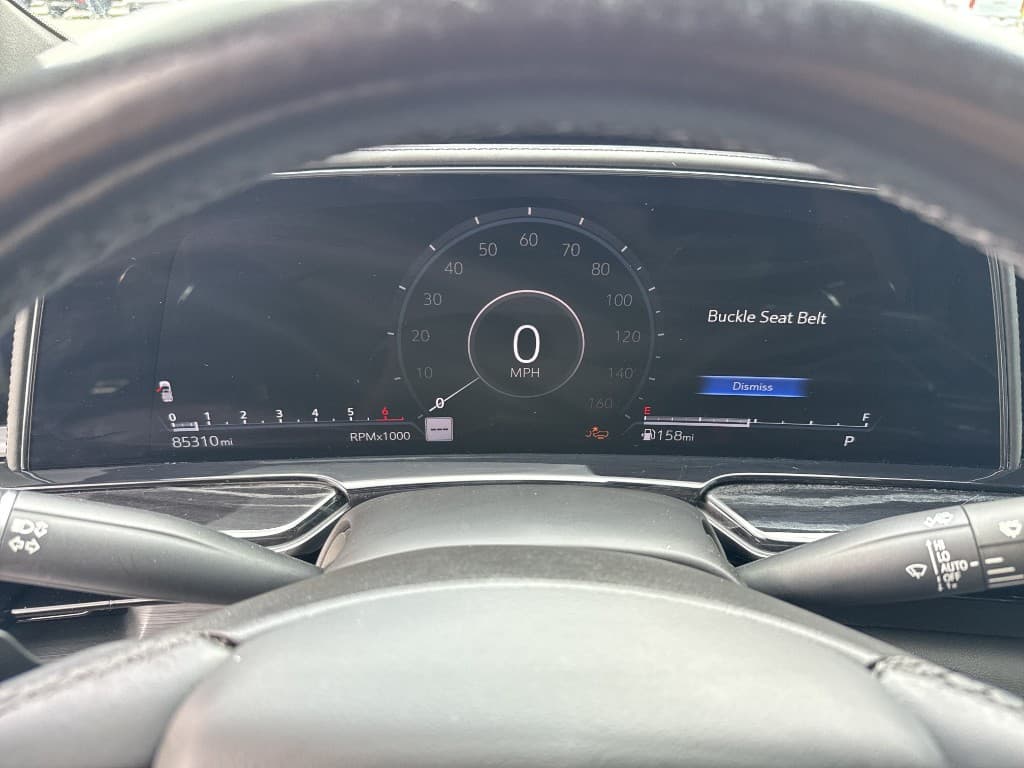 2021 Cadillac Escalade Sport — photo 13 of 32