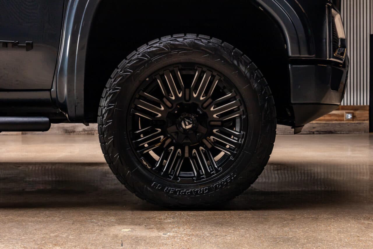 2020 GMC Sierra 1500 AT4 — photo 10 of 38
